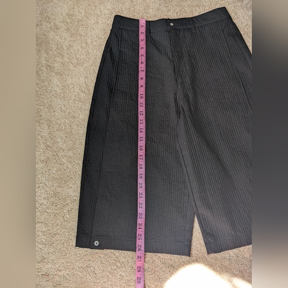 IISE Nubi Black Bermuda Shorts - Picture 10 of 12